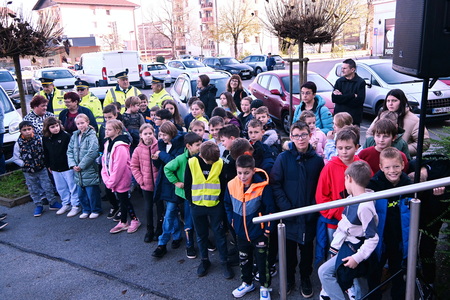 2025-11-14_Metika Prizig svec za zrtve prometnih nesrec_013